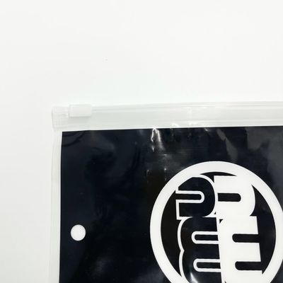 잡아당기기 탭 지퍼가 있는 까만 폴리에틸렌 PE 장갑 플레스틱 포장 부대